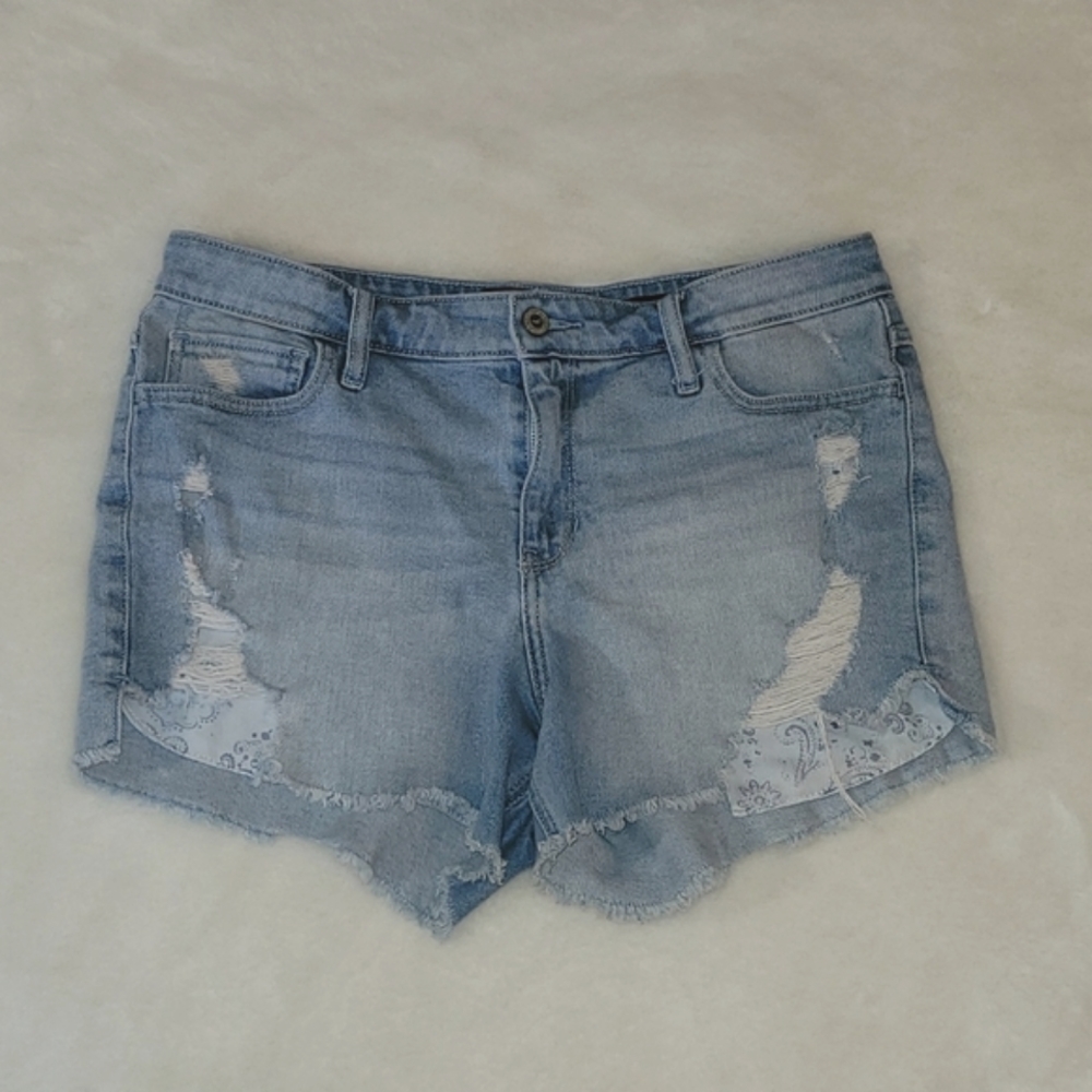 Hollister High Rise Midi Distressed Light Wash Blue Denim Shorts Size 31